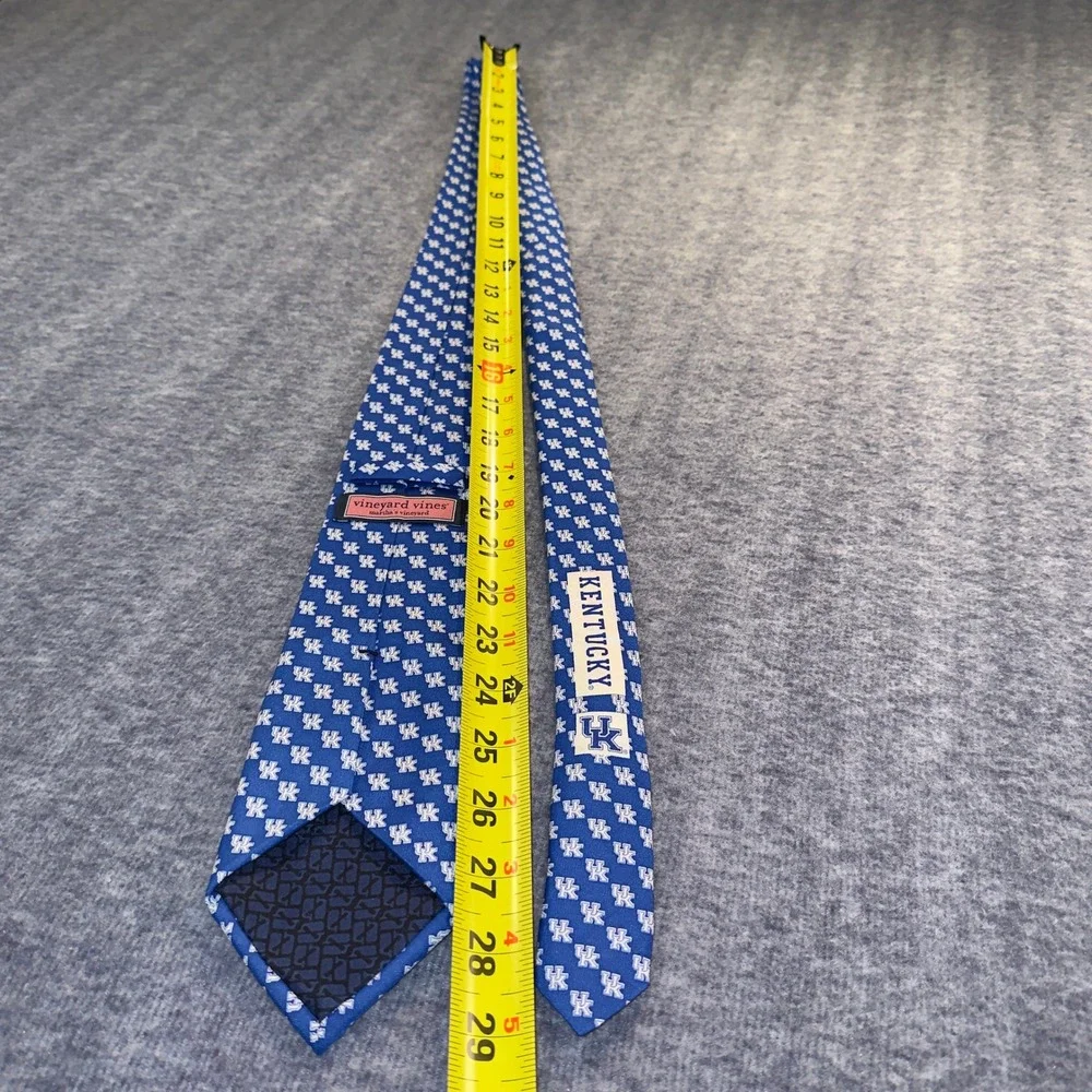 Vineyard Vines University of Kentucky Logo Mens Blue Silk Necktie UK Wildcats